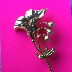 Lilly brooch with  pearl Lillies of the valley.